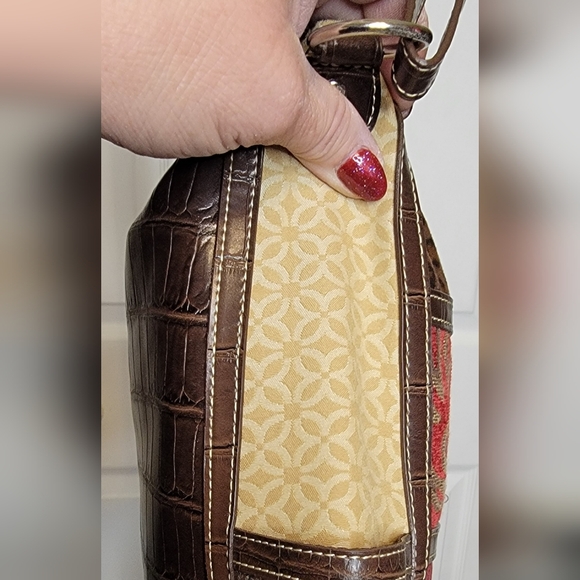 #561-Relic- Colorful Patchwork Crossbody Bag In Reds and Browns - Picture 6 of 12